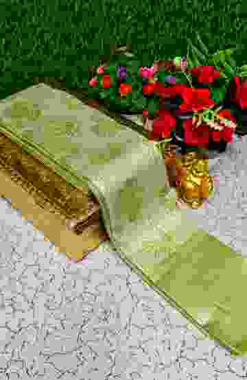 COUPLE COMBO MATCHING AND MATCHING TRADITIONAL SET MATCHING COMBO FOR FESTIVAL SEASONS - GOLD COLOUR