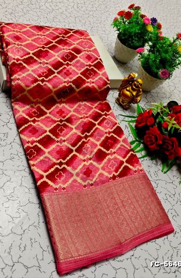 Designer Multi-Color Floral Print Blouse Fabric - BLACK (16)