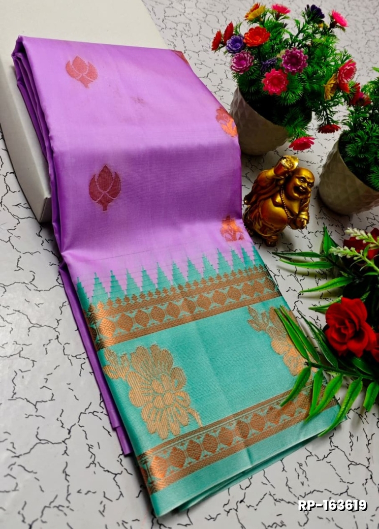 A "Retta Petta" soft silk saree with Rich Pallu and Blouse - LEVENDOR
