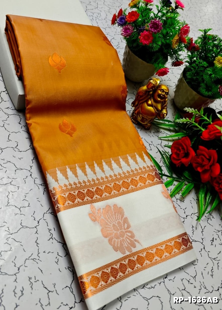 A "Retta Petta" soft silk saree with Rich Pallu and Blouse - GOLDEN