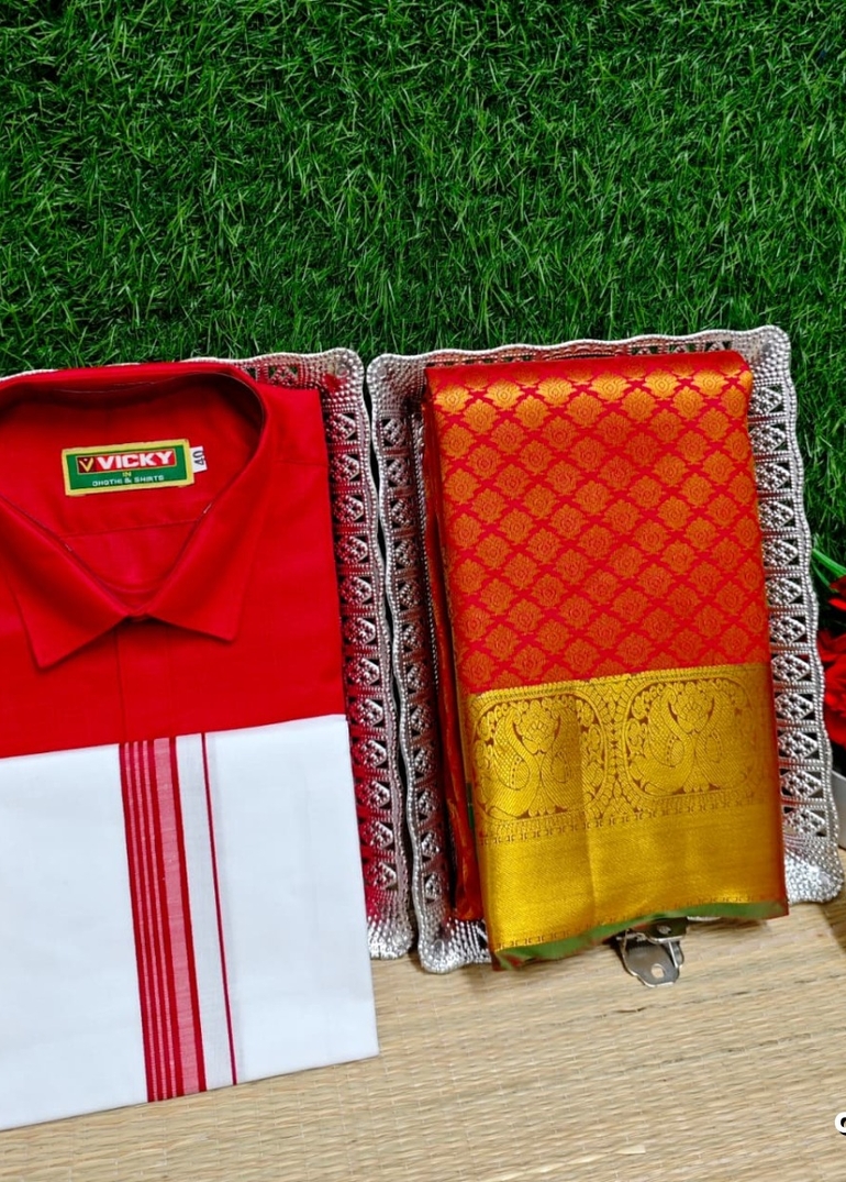 COUPLE COMBO MATCHING AND MATCHING TRADITIONAL SET MATCHING COMBO FOR FESTIVAL SEASONS - RED (4)